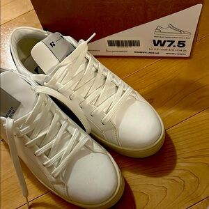 Thousand Fell / Frank & Oak White Women's Lace-Up Sneakers